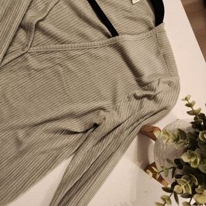 Aritzia Wilfred Free Cadigan Size M Colour Sage